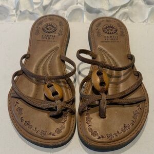 Earth Spirit Women's Tan Sandals with Wooden Accent